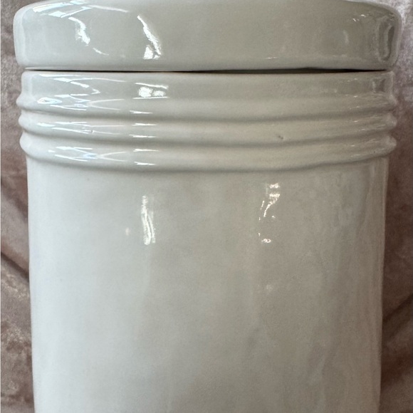 RAE DUNN PEANUTS CANISTER/ COOKIE JAR/TREATS JAR W/SNOOPY...